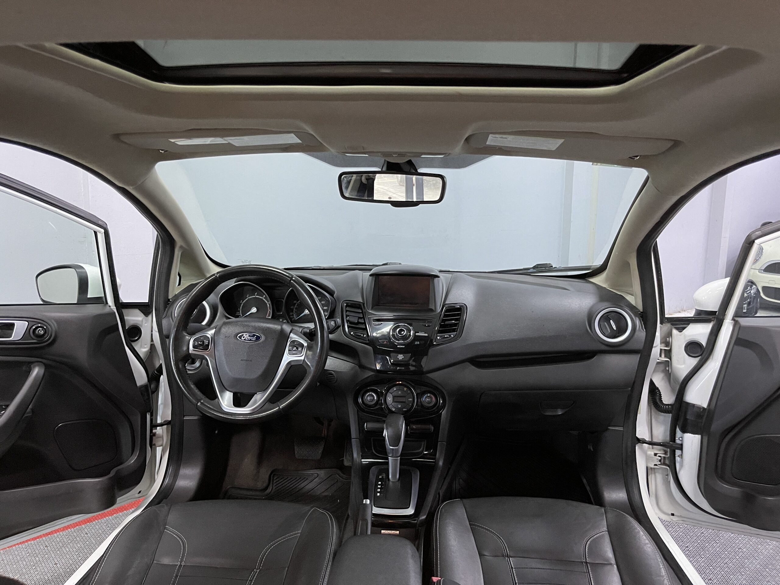 Ford Fiesta - Image 13