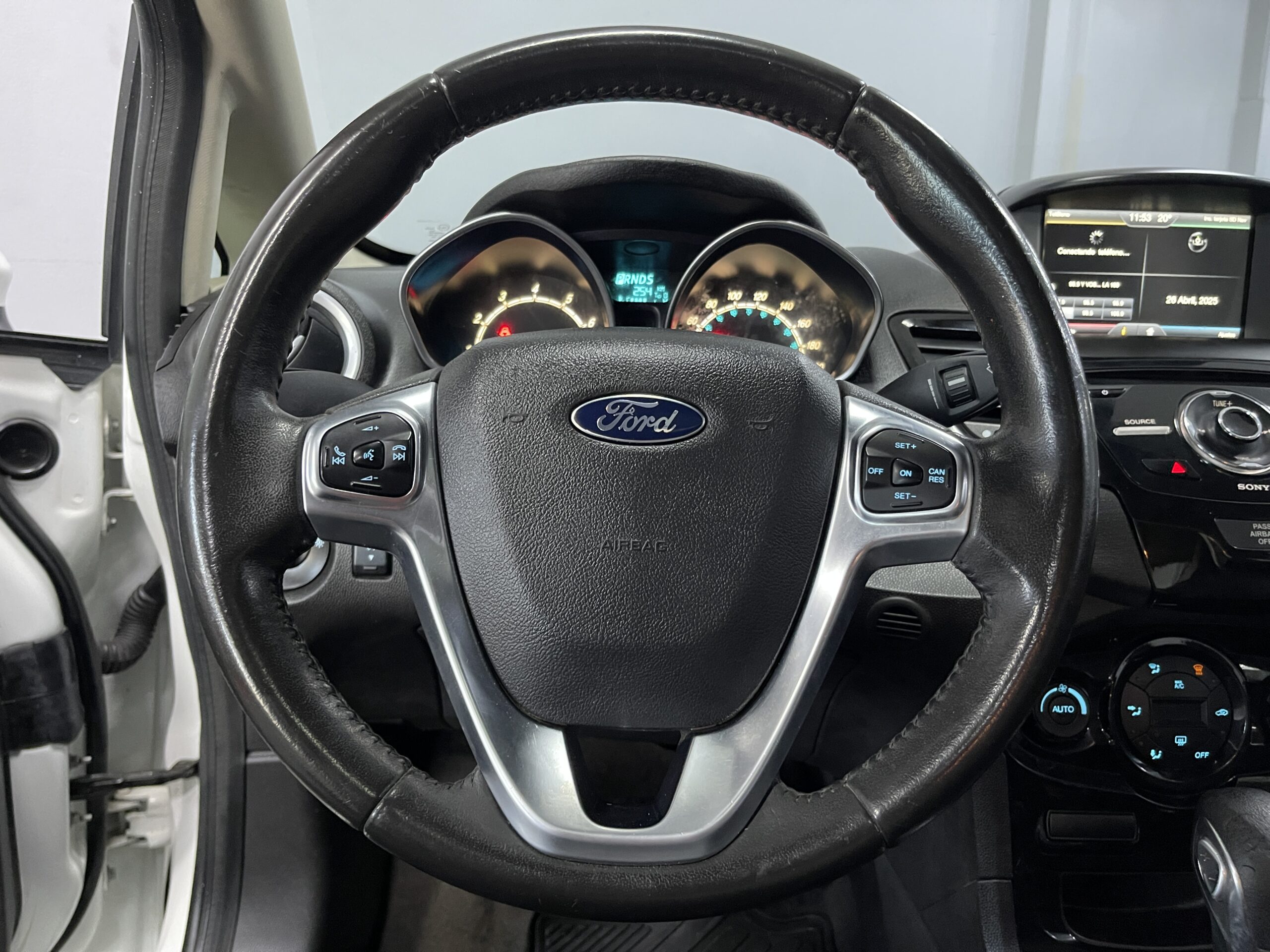 Ford Fiesta - Image 8