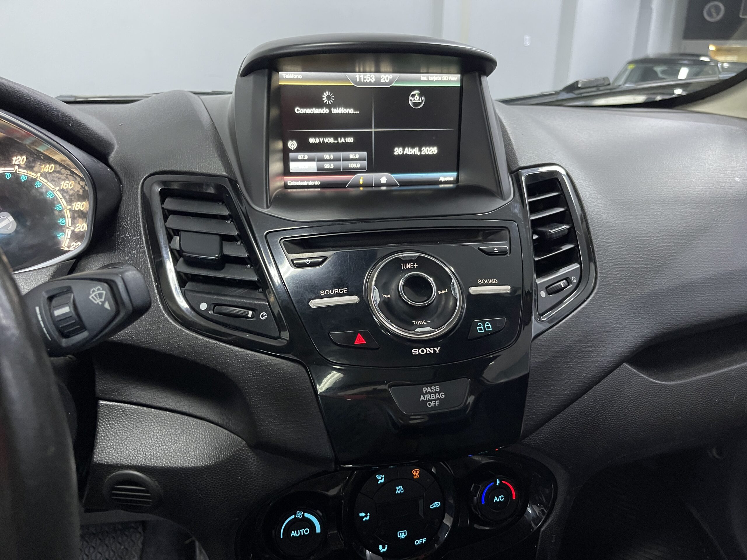 Ford Fiesta - Image 9