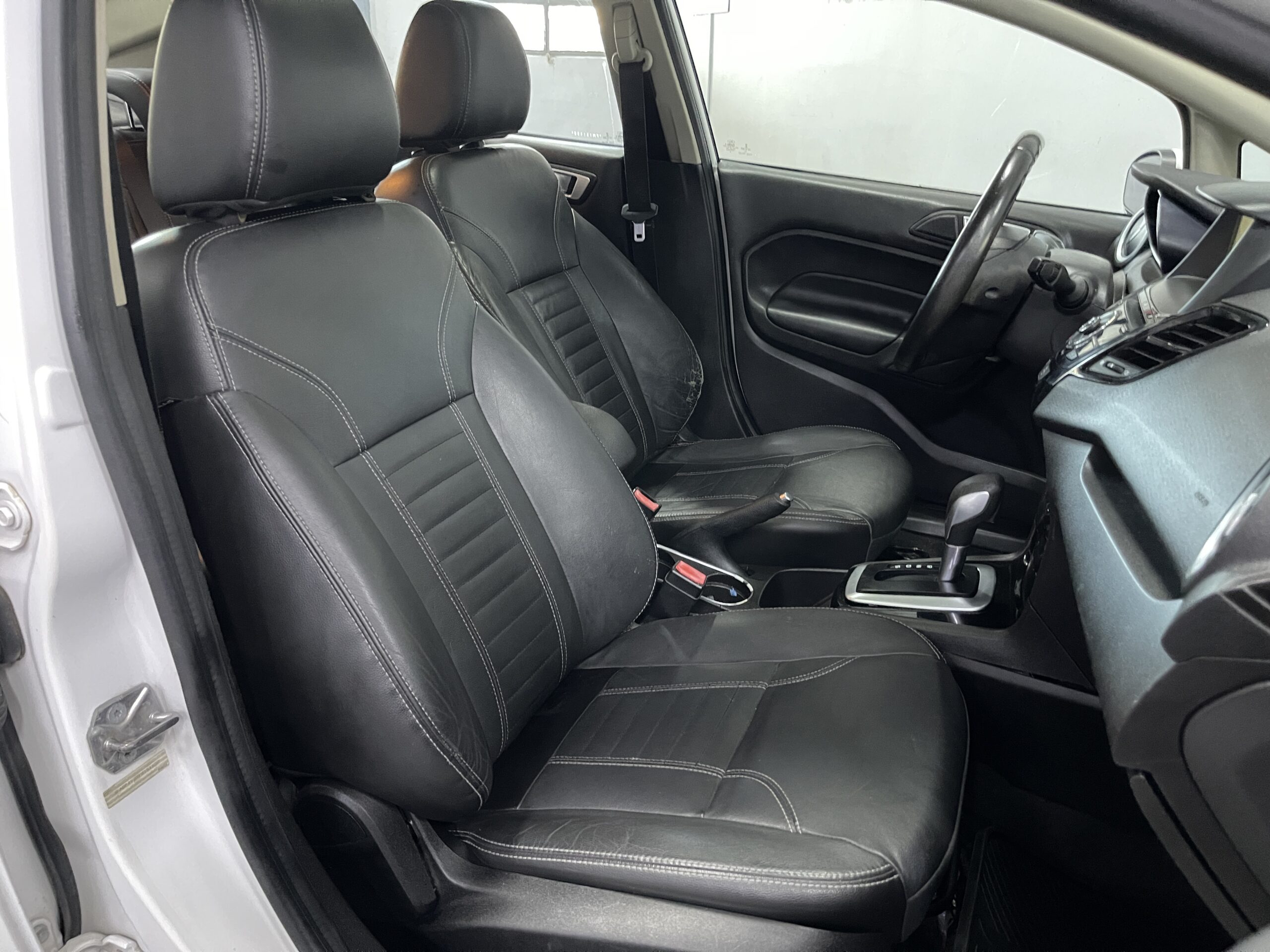 Ford Fiesta - Image 11