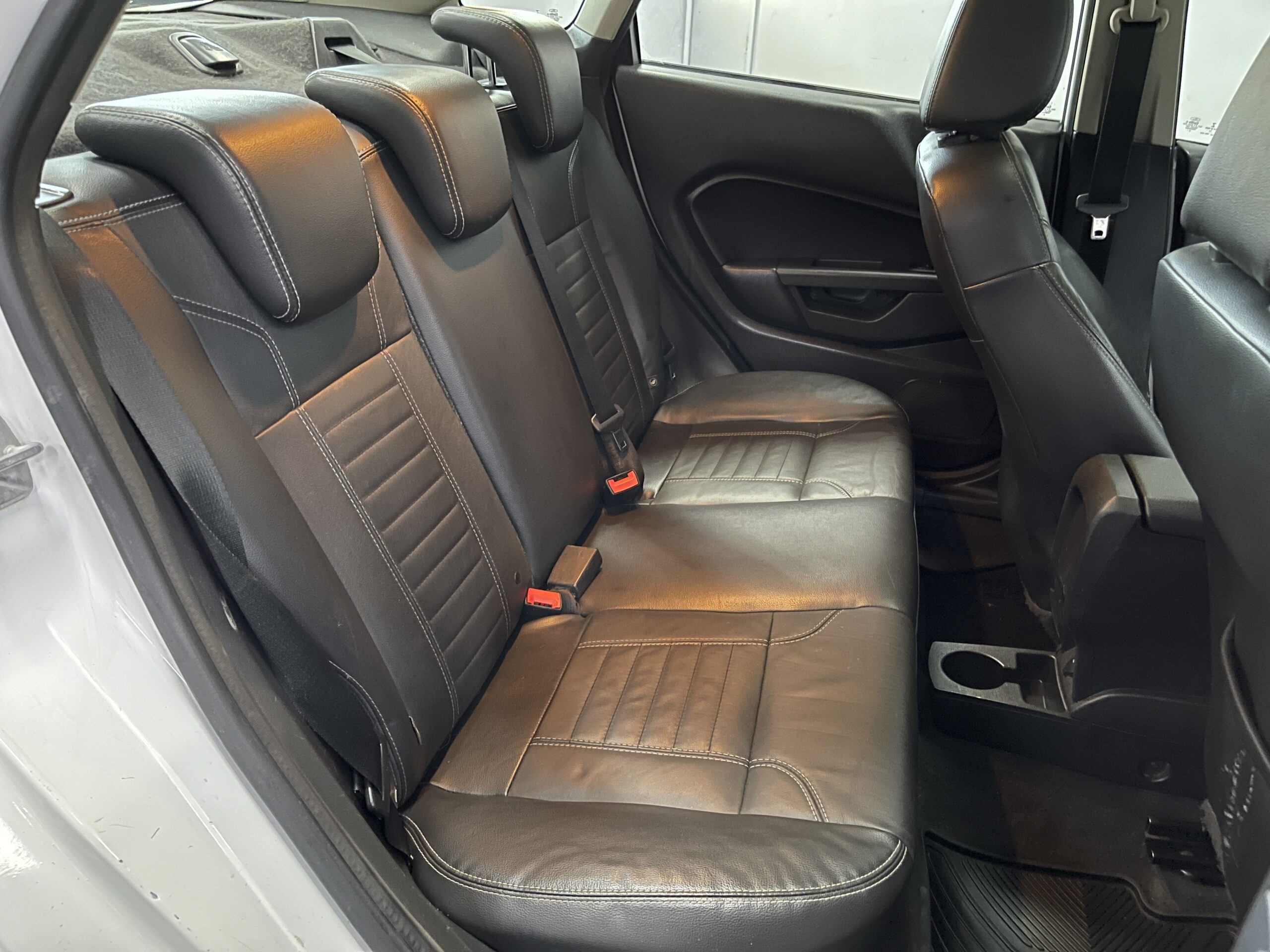 Ford Fiesta - Image 12