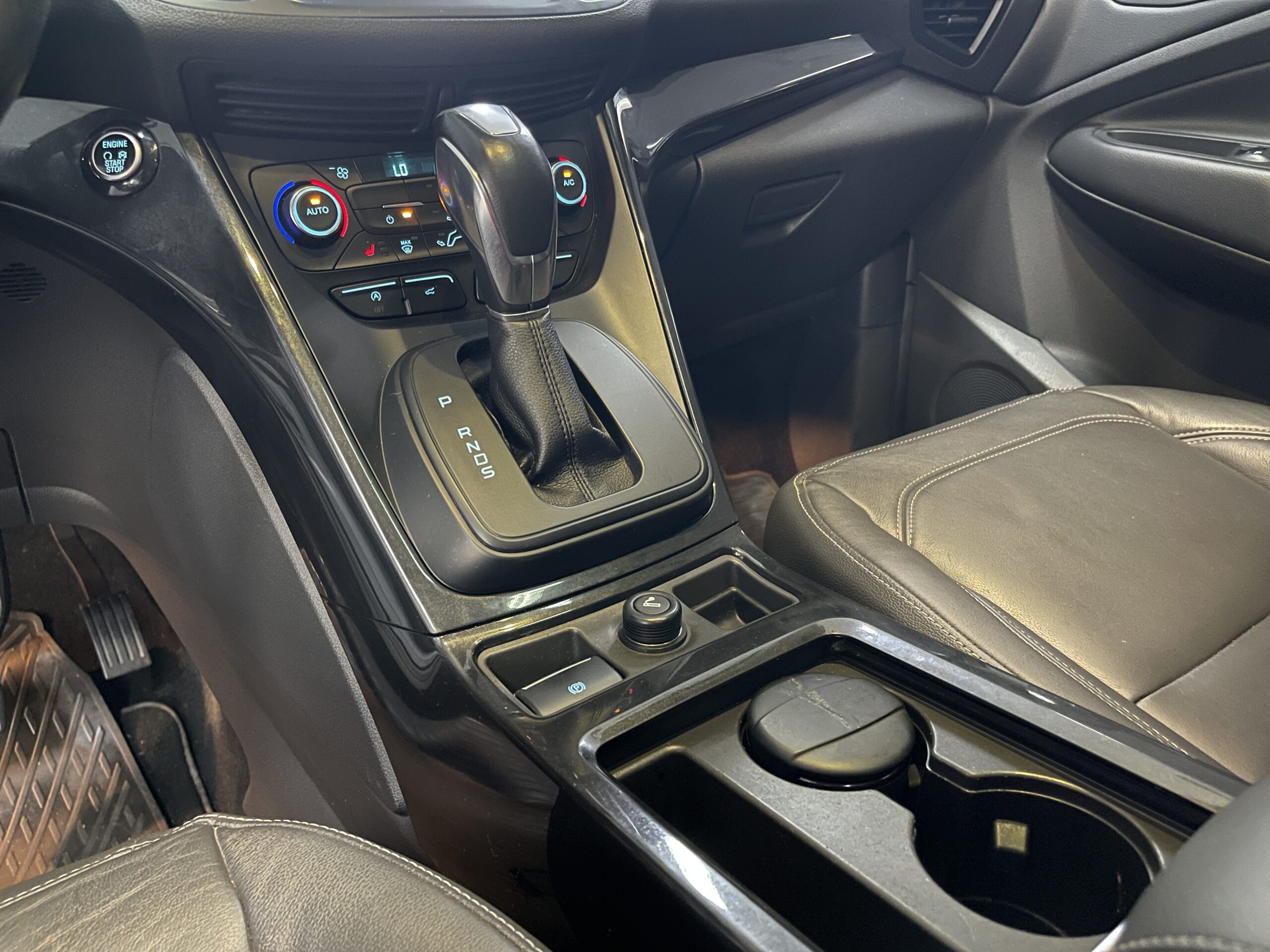 Ford Kuga - Image 10