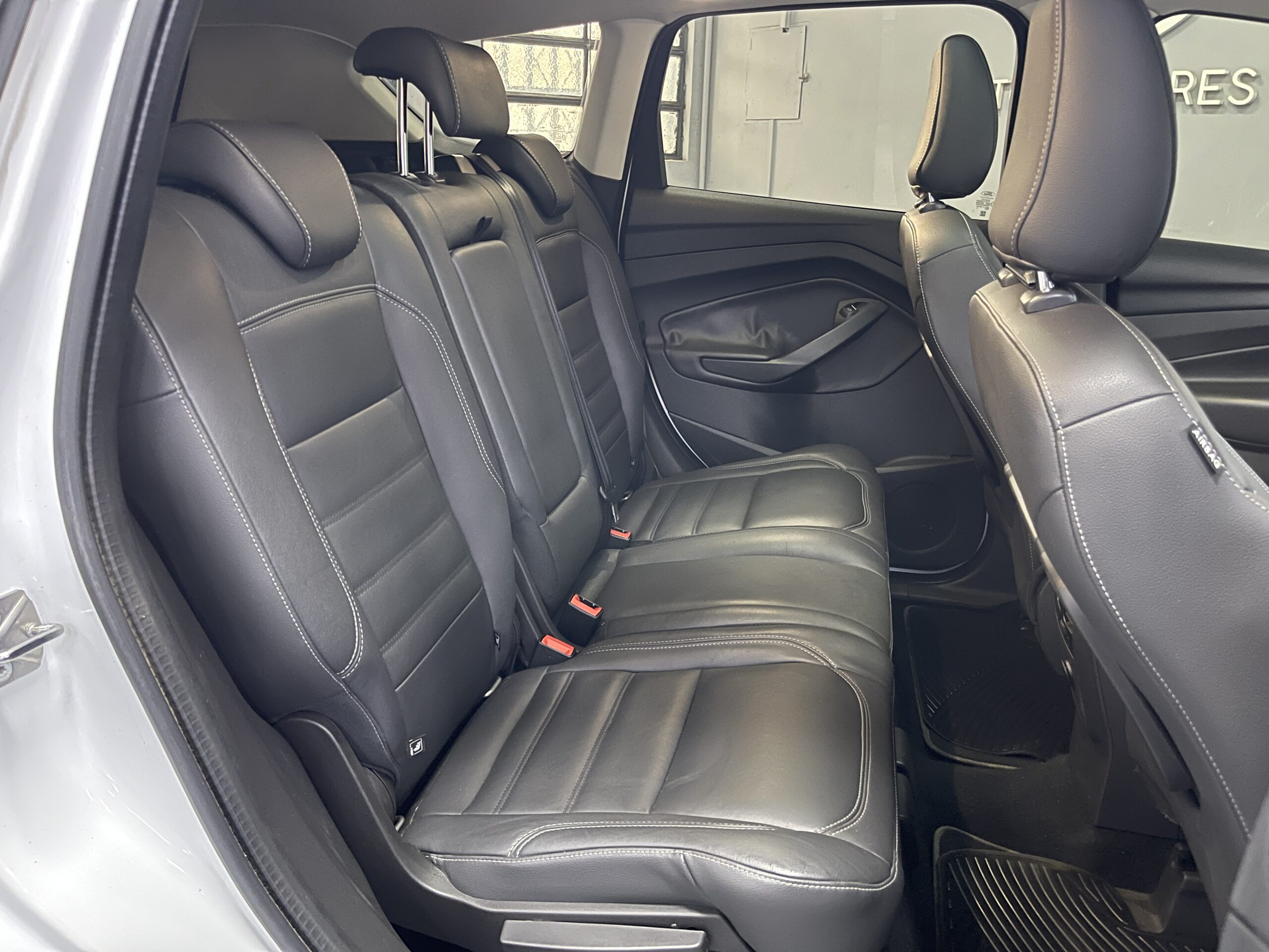 Ford Kuga - Image 12