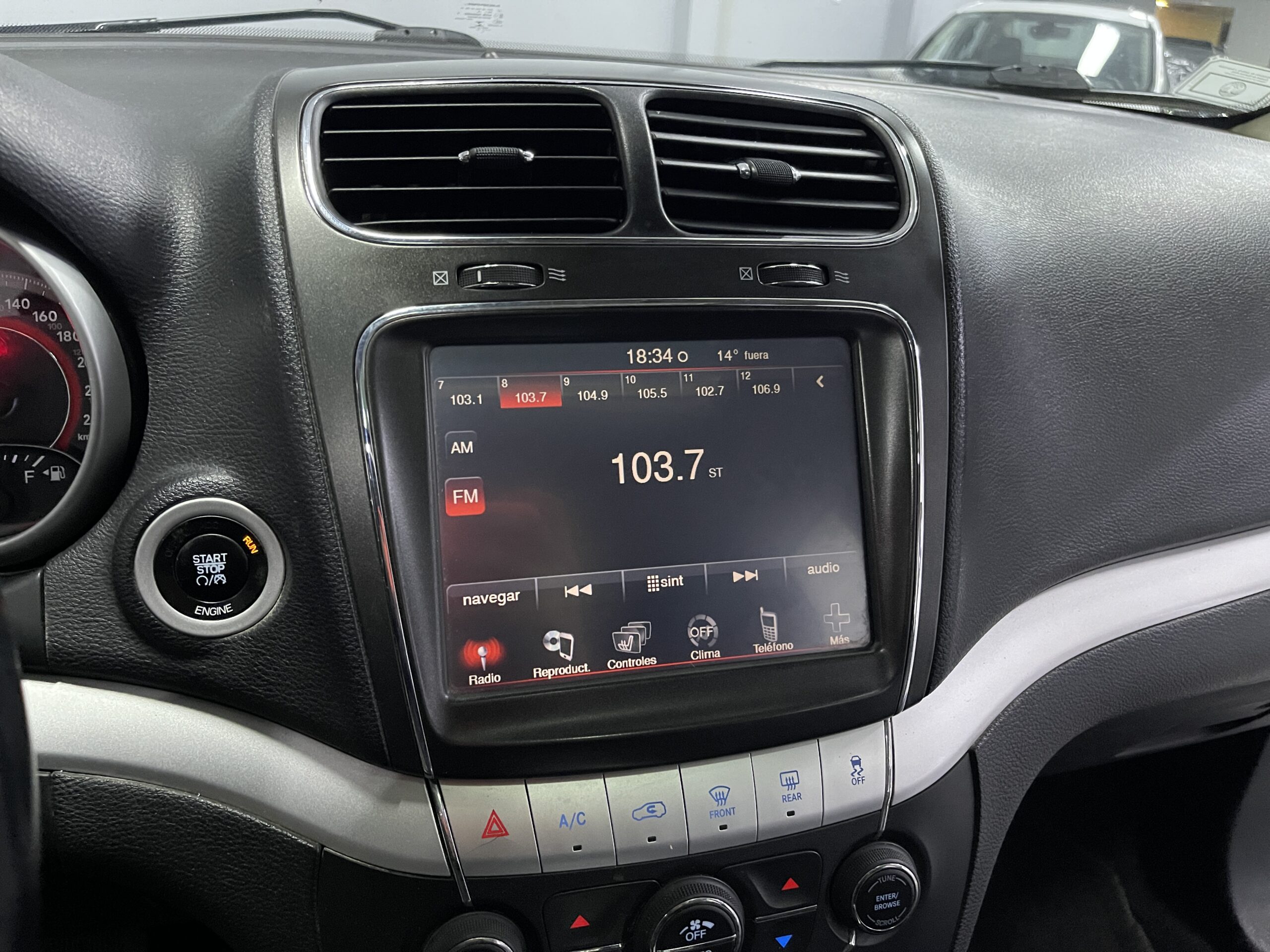 Dodge Journey - Image 9