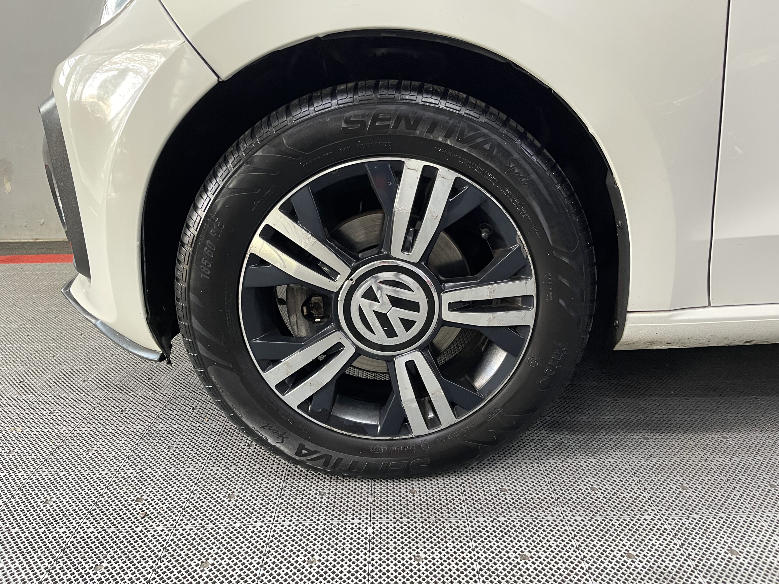Volkswagen Up - Image 15