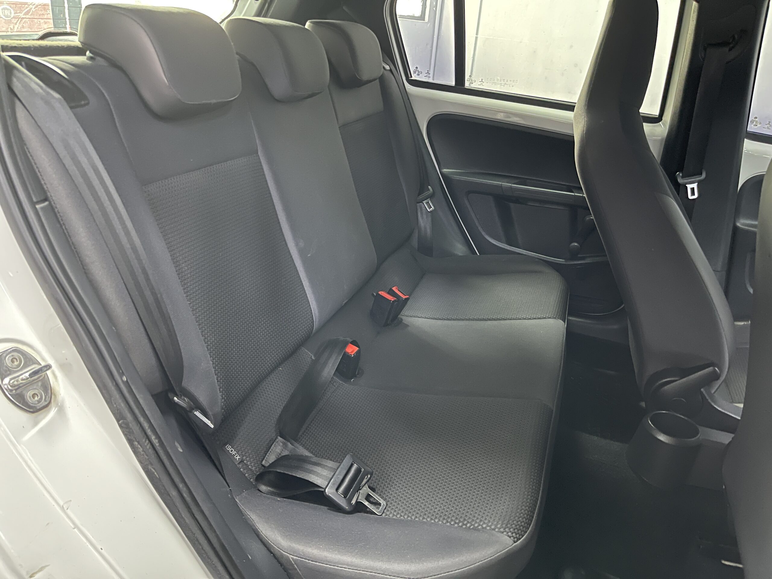 Volkswagen Up - Image 12