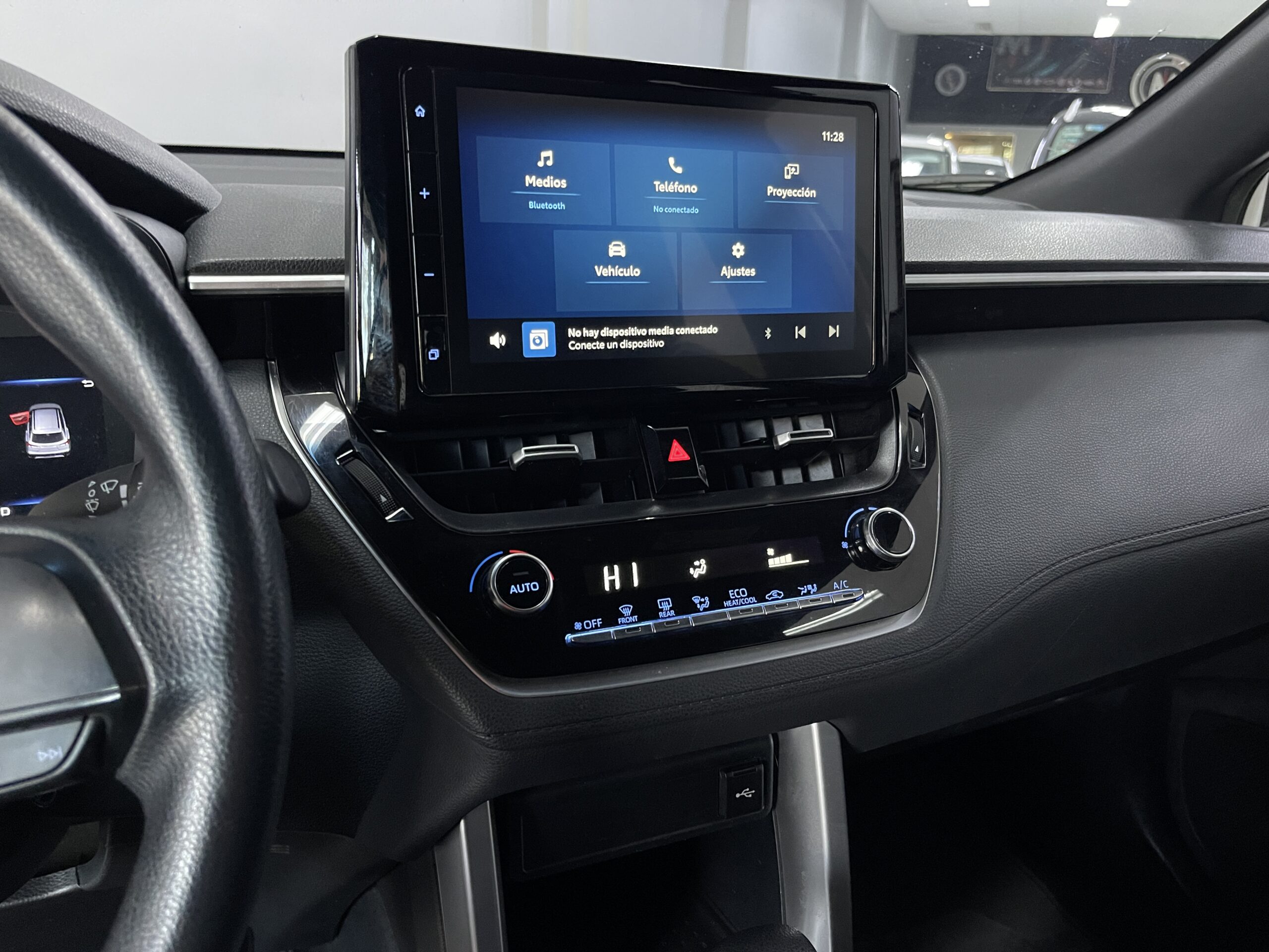 Toyota Corolla Cross - Image 9