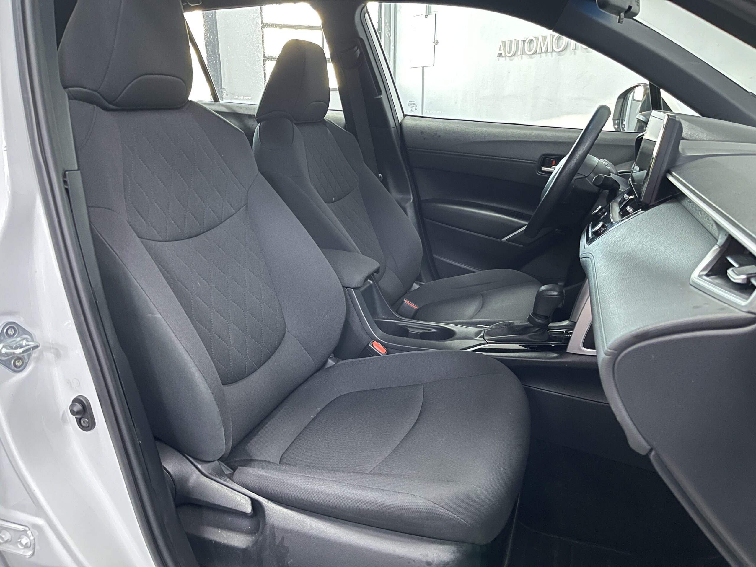 Toyota Corolla Cross - Image 11