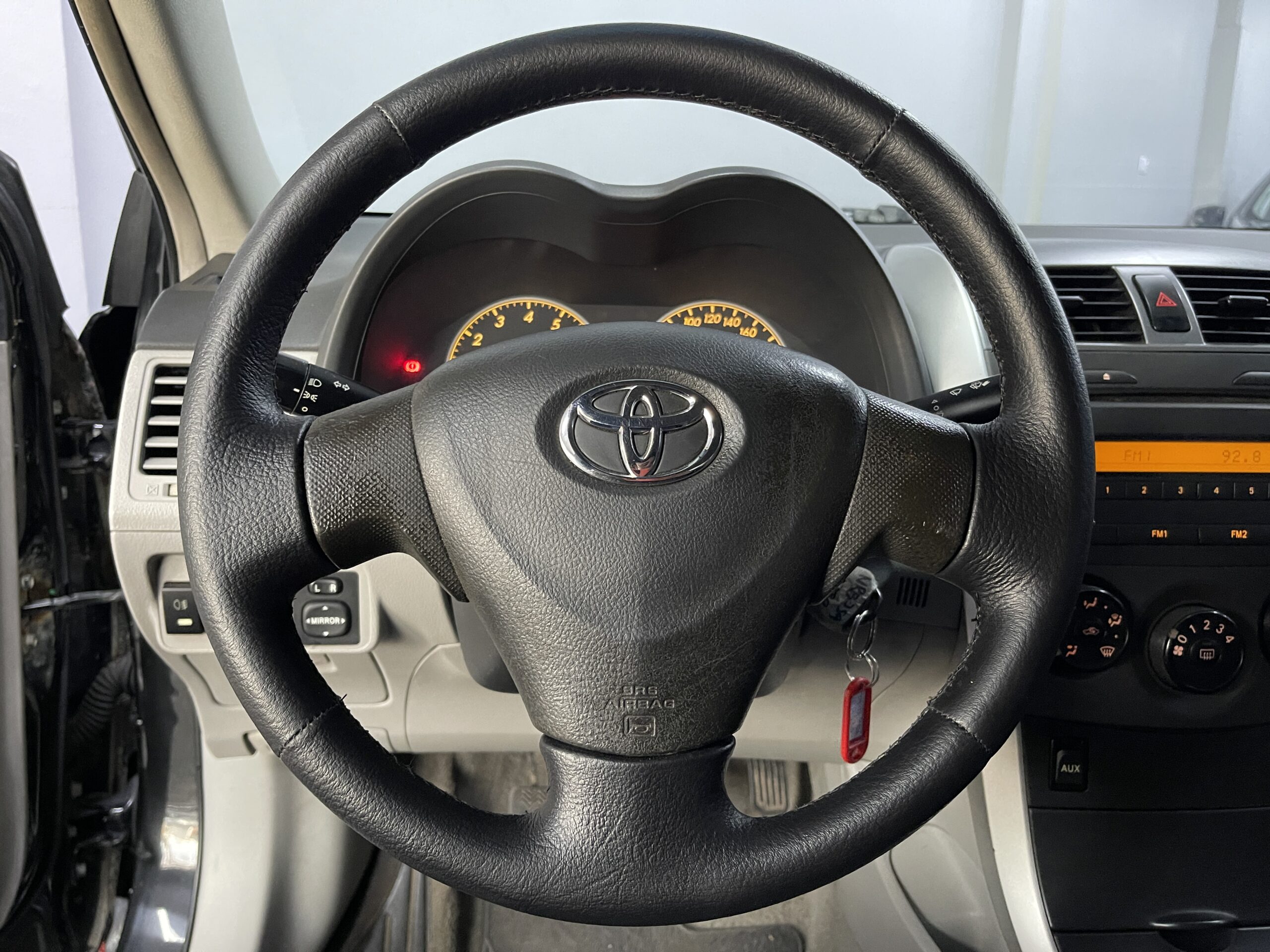 Toyota Corolla - Image 8