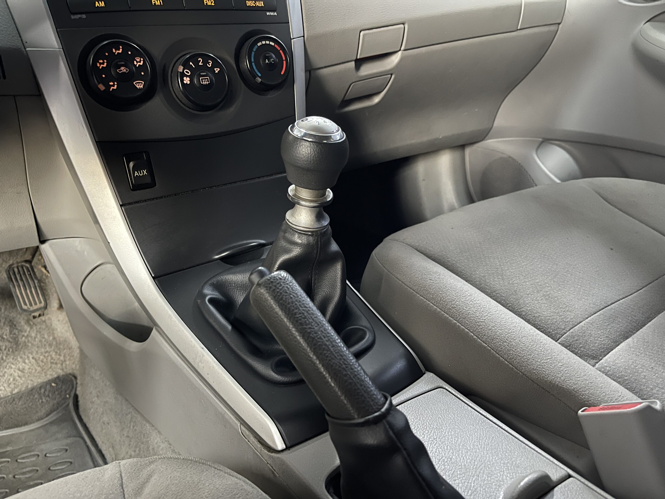 Toyota Corolla - Image 10