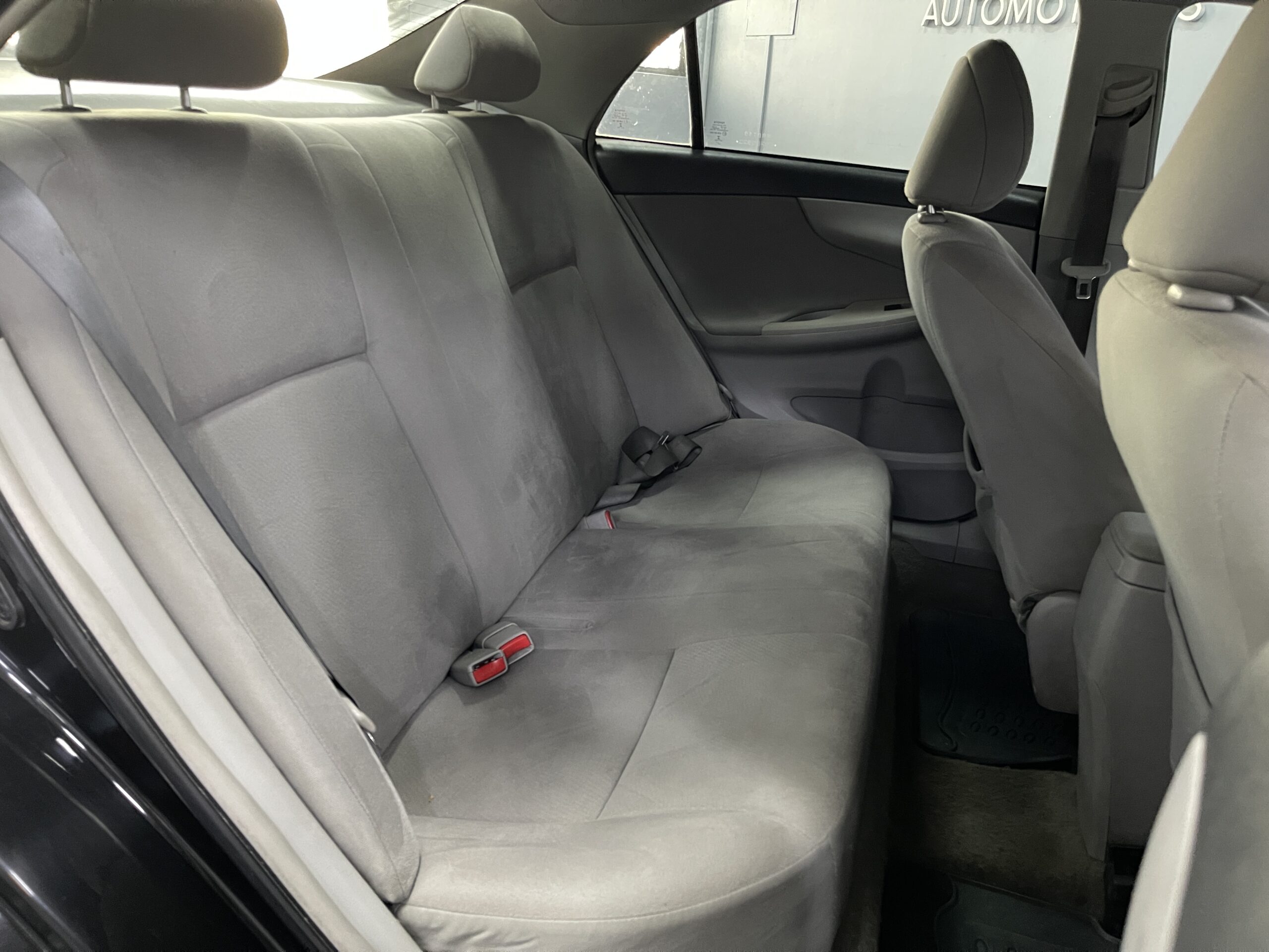 Toyota Corolla - Image 12