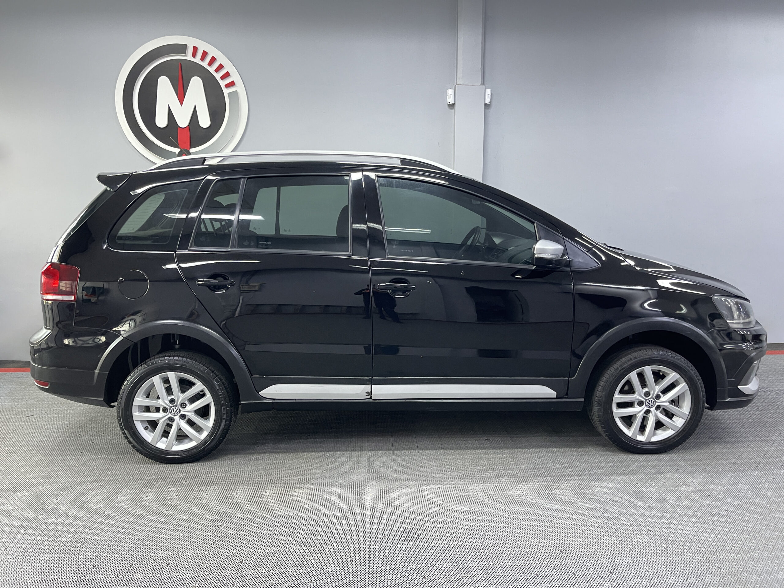 VolksWagen Suran Cross - Image 3