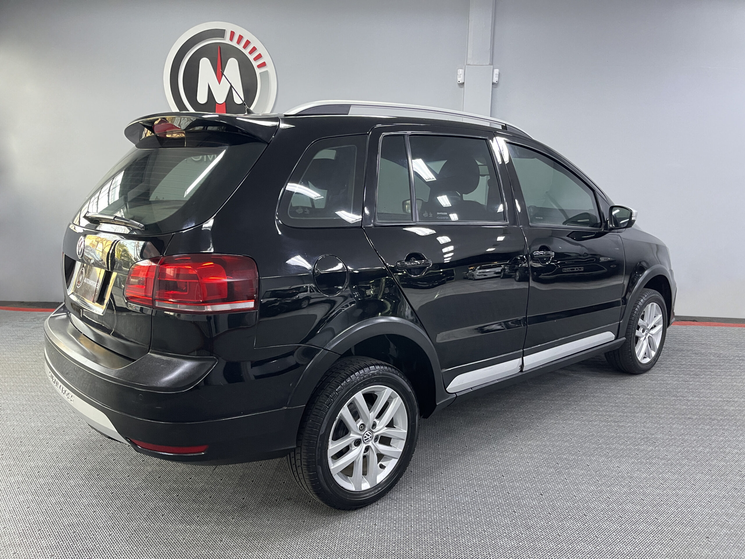VolksWagen Suran Cross - Image 4