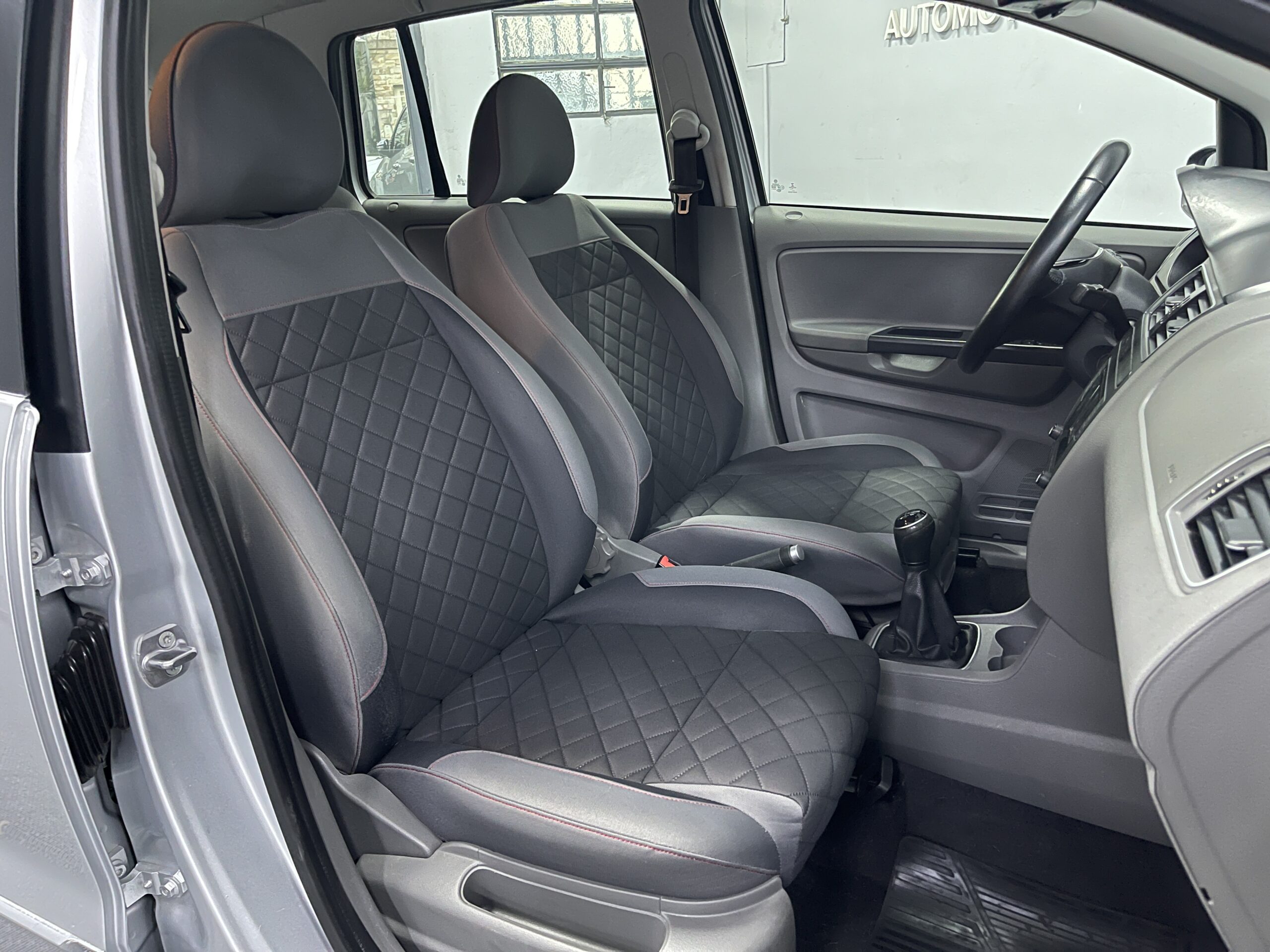 VolksWagen Suran Highline - Image 11