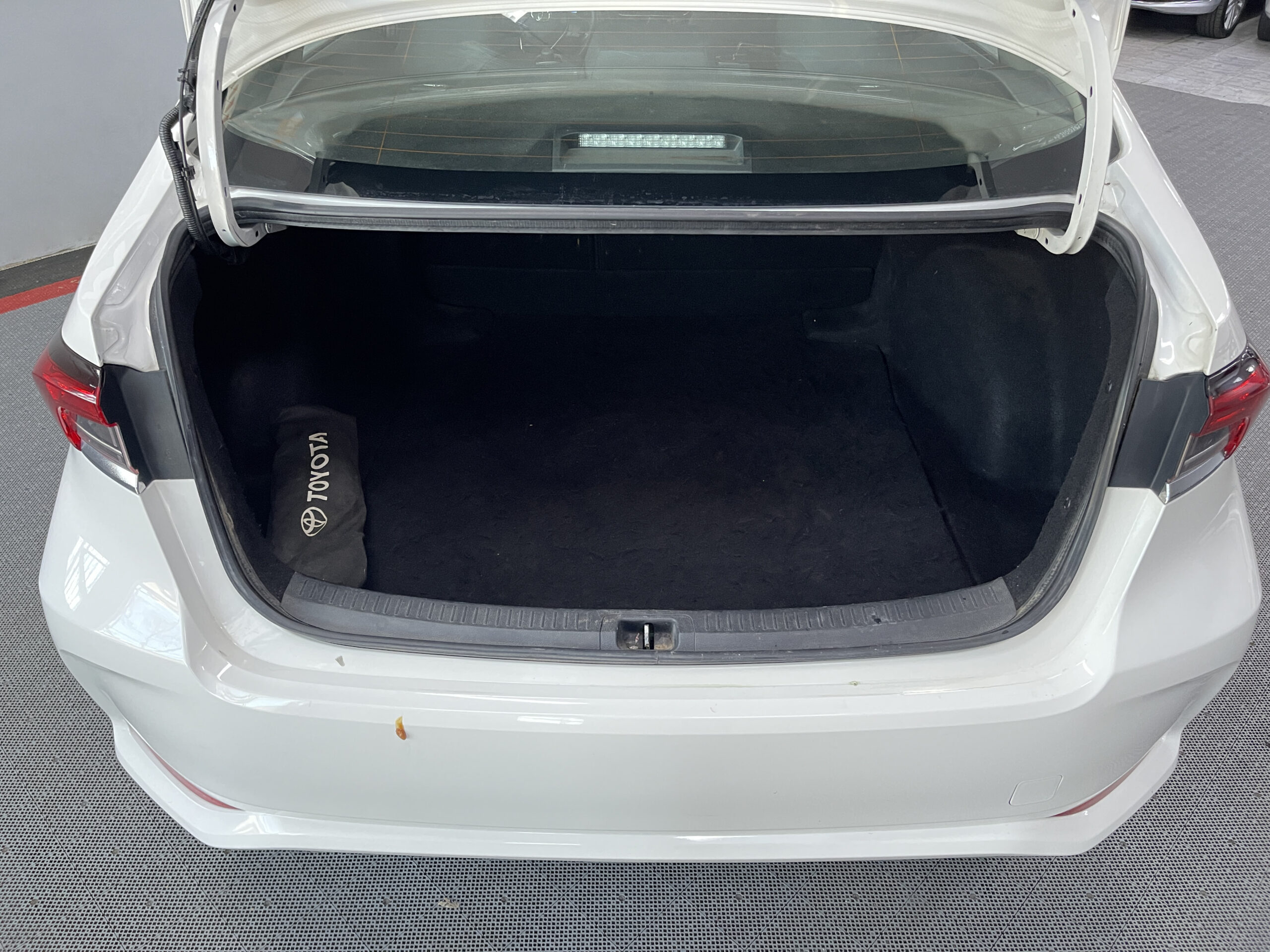 Toyota Corolla - Image 7