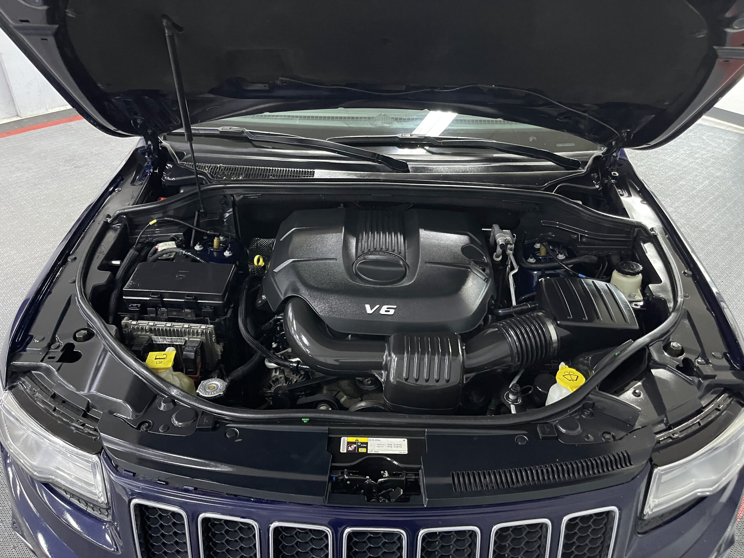 Jeep Grand Cherokee - Image 14