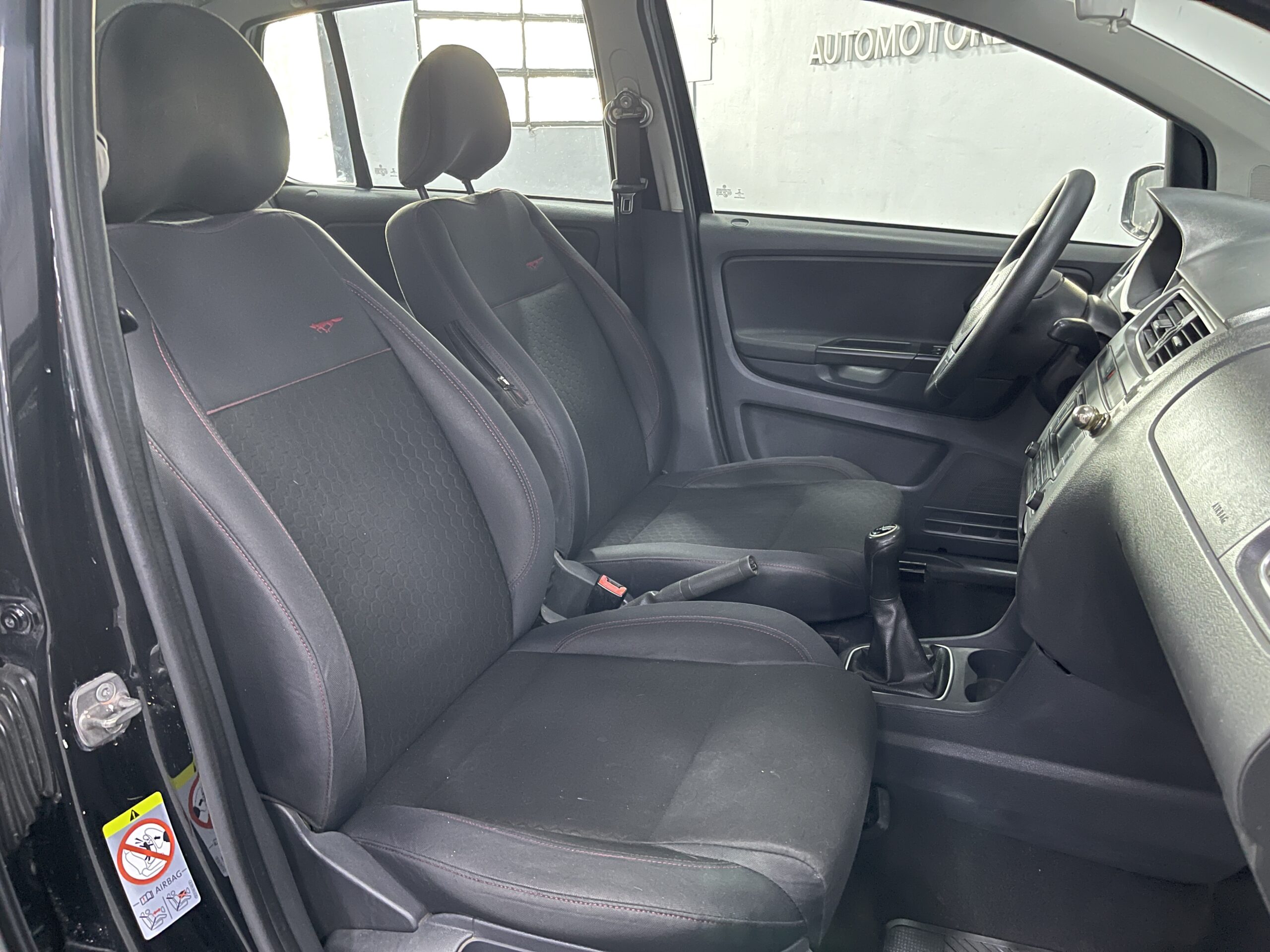 VW Crossfox Highline - Image 11