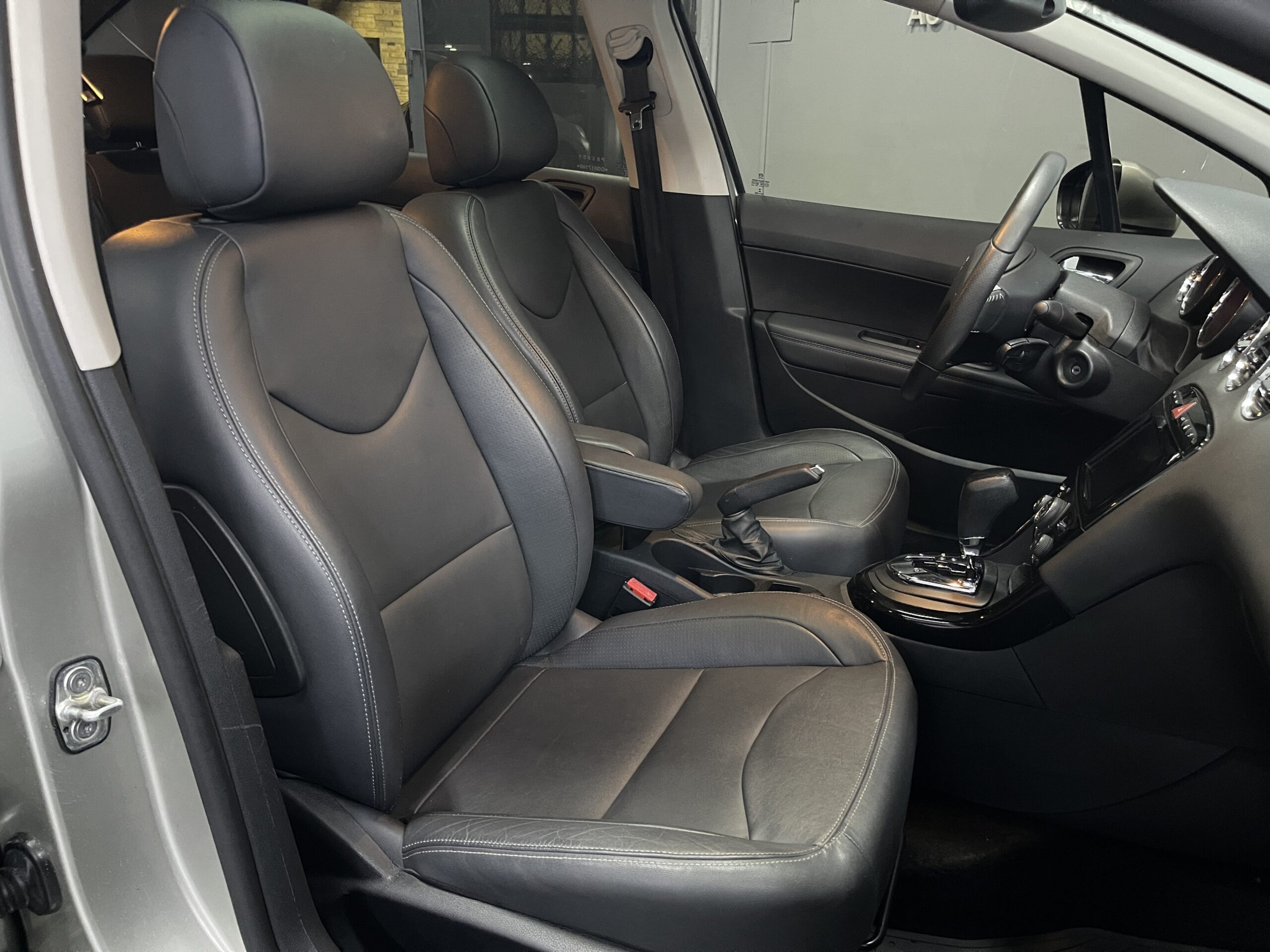 Peugeot 408 Feline - Image 11