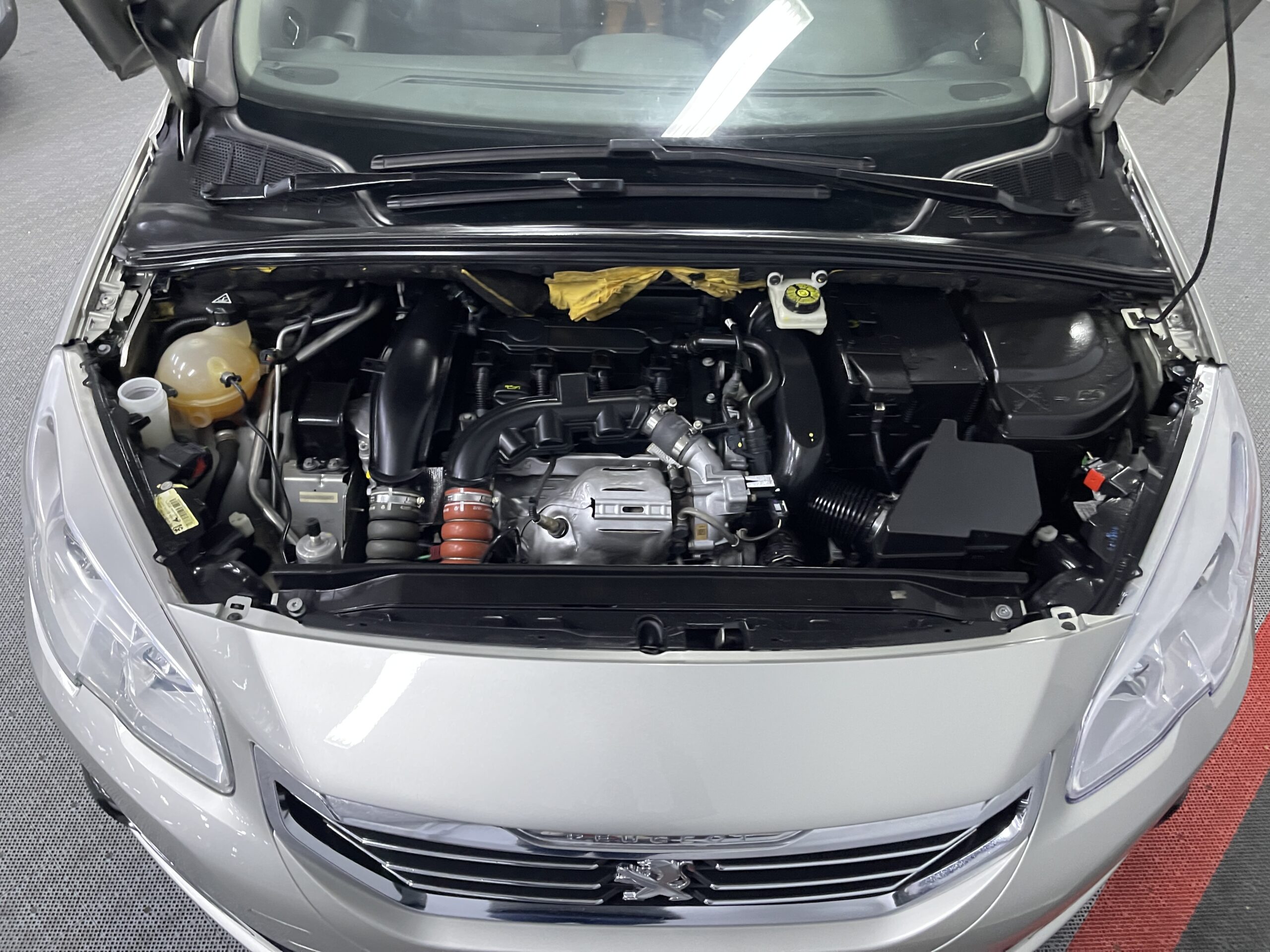 Peugeot 408 Feline - Image 14